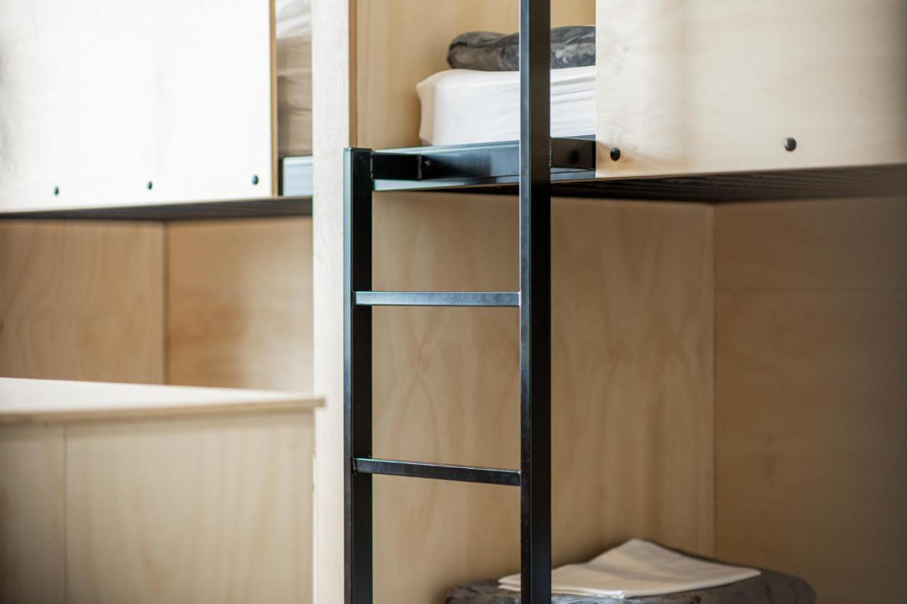 Bunk Brisbane Hostel Fortitude Valley Bagian luar foto