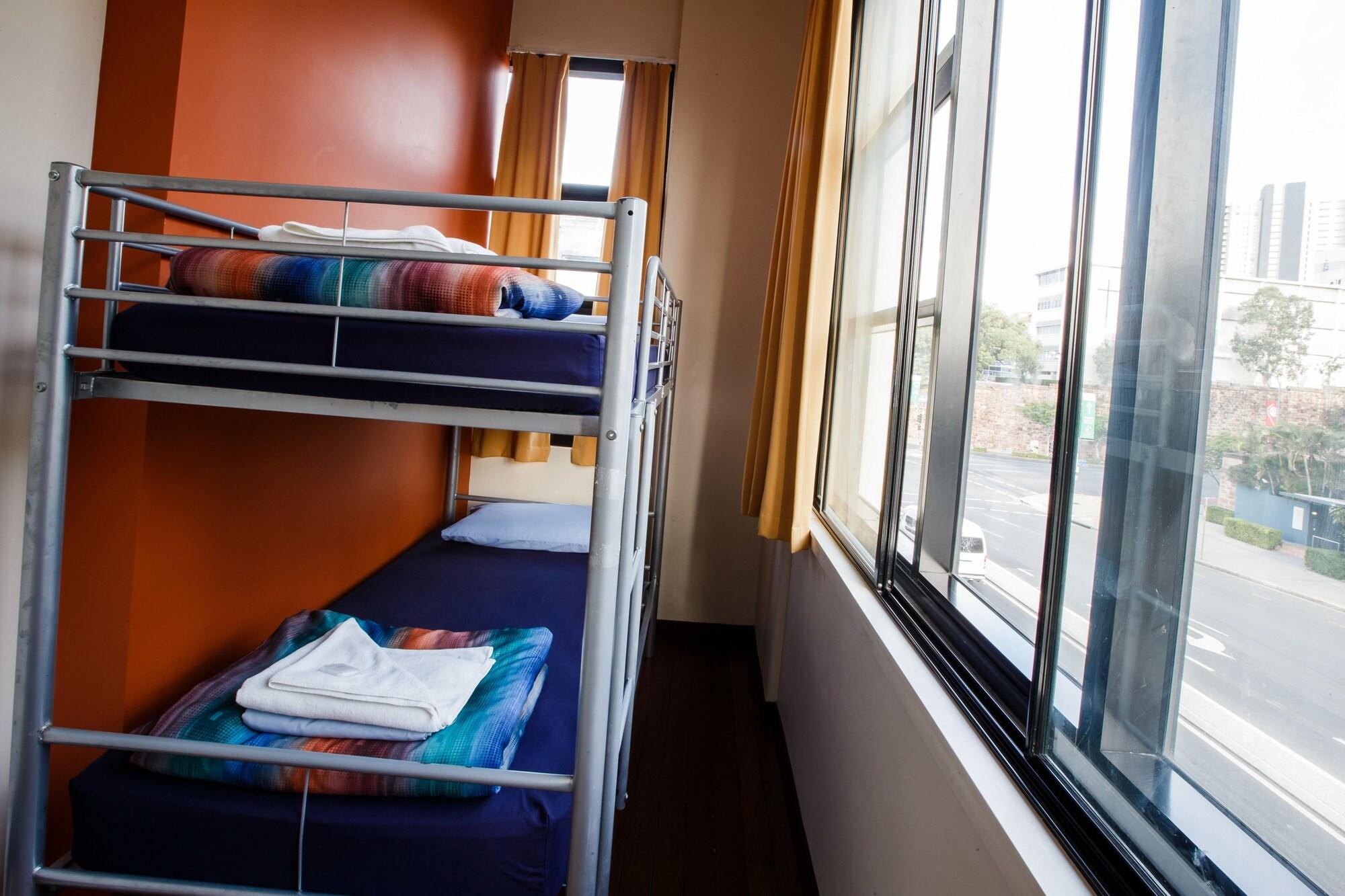 Bunk Brisbane Hostel Fortitude Valley Bagian luar foto