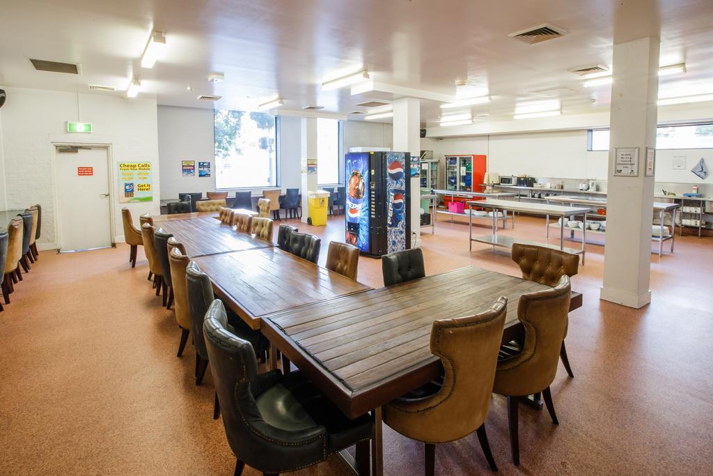 Bunk Brisbane Hostel Fortitude Valley Bagian luar foto
